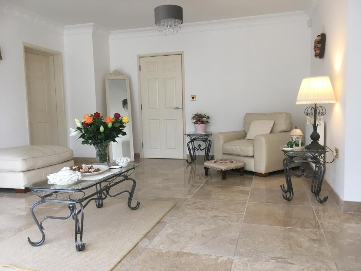 Rowan House Bed Breakfast Main House & Self Contained Self Catering Apartment Cymmer Exterior photo
