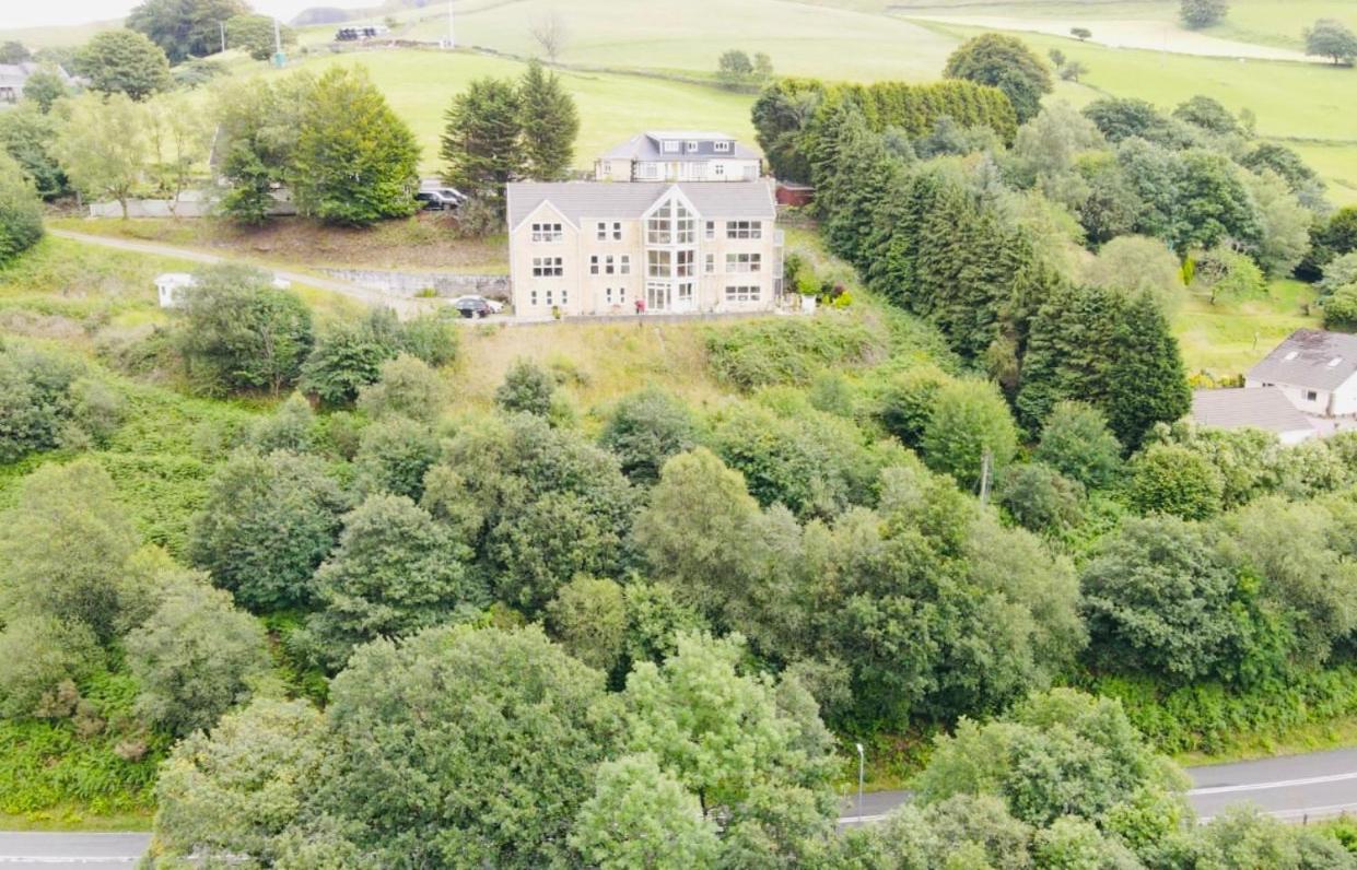 Rowan House Bed Breakfast Main House & Self Contained Self Catering Apartment Cymmer Exterior photo