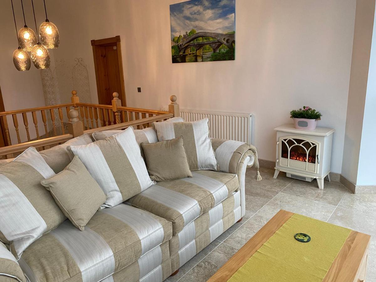 Rowan House Bed Breakfast Main House & Self Contained Self Catering Apartment Cymmer Exterior photo