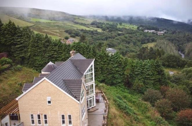 Rowan House Bed Breakfast Main House & Self Contained Self Catering Apartment Cymmer Exterior photo